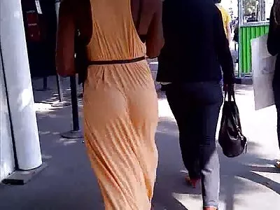 അത്ഭുതകരമായ MILF-നെ ആ കടയുടമ ഭോഗിക്കുന്നു