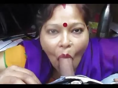 ലളിതമായ പുരുഷനും അവന്റെ പുതിയ ജ്വാലക്കുമുള്ള ഫക്കിംഗോടെ തീയതി അവസാനിച്ചു