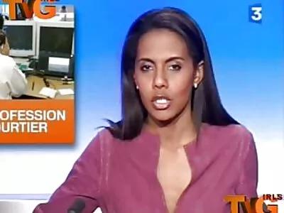 മെലിഞ്ഞ ചൂടുള്ള കൗമാരക്കാരനെ മോഷ്ടാവ് ശക്തമായി ഇടിക്കുന്നു